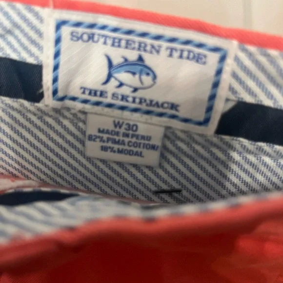 Southern Tide Men’s Shorts - Picture 2 of 3